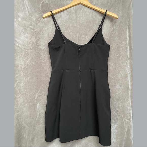 🎉NWT Abercrombie & Fitch Drape Front Cutout Dress, Size Women’s Med, Black - Picture 4 of 5